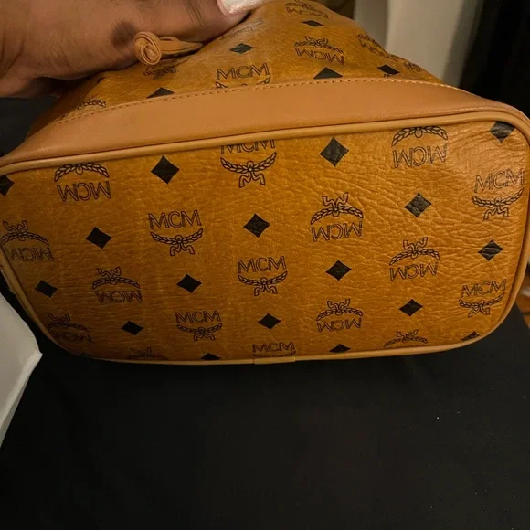 Vintage MCM bucket bag - Picture 6 of 6